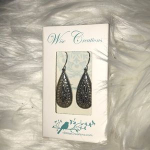 wise creation earrings !